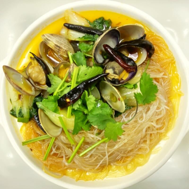 Clam & Bean Vermicelli Pot
